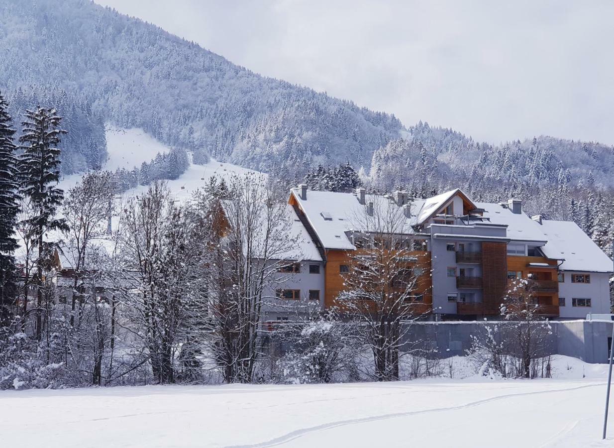 Yellow Apartma Kranjska Gora Apartment Exterior photo